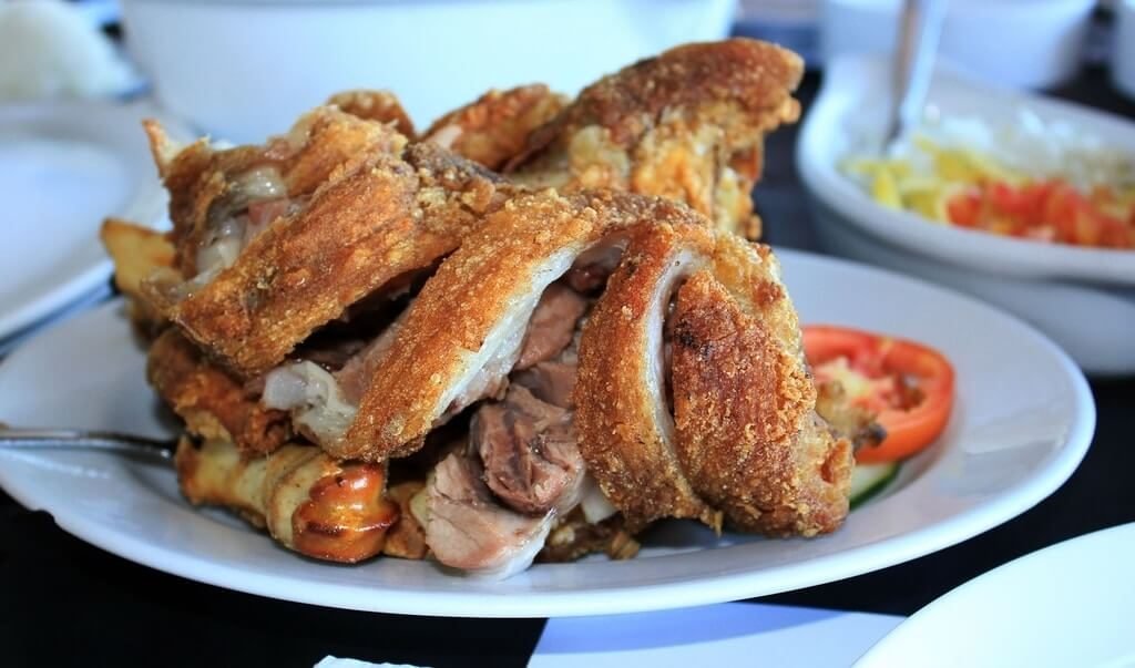 Filipino delicacy crispy pata